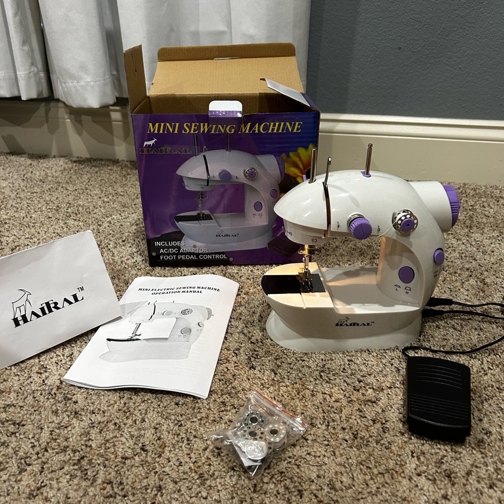 Mini Sewing Machine